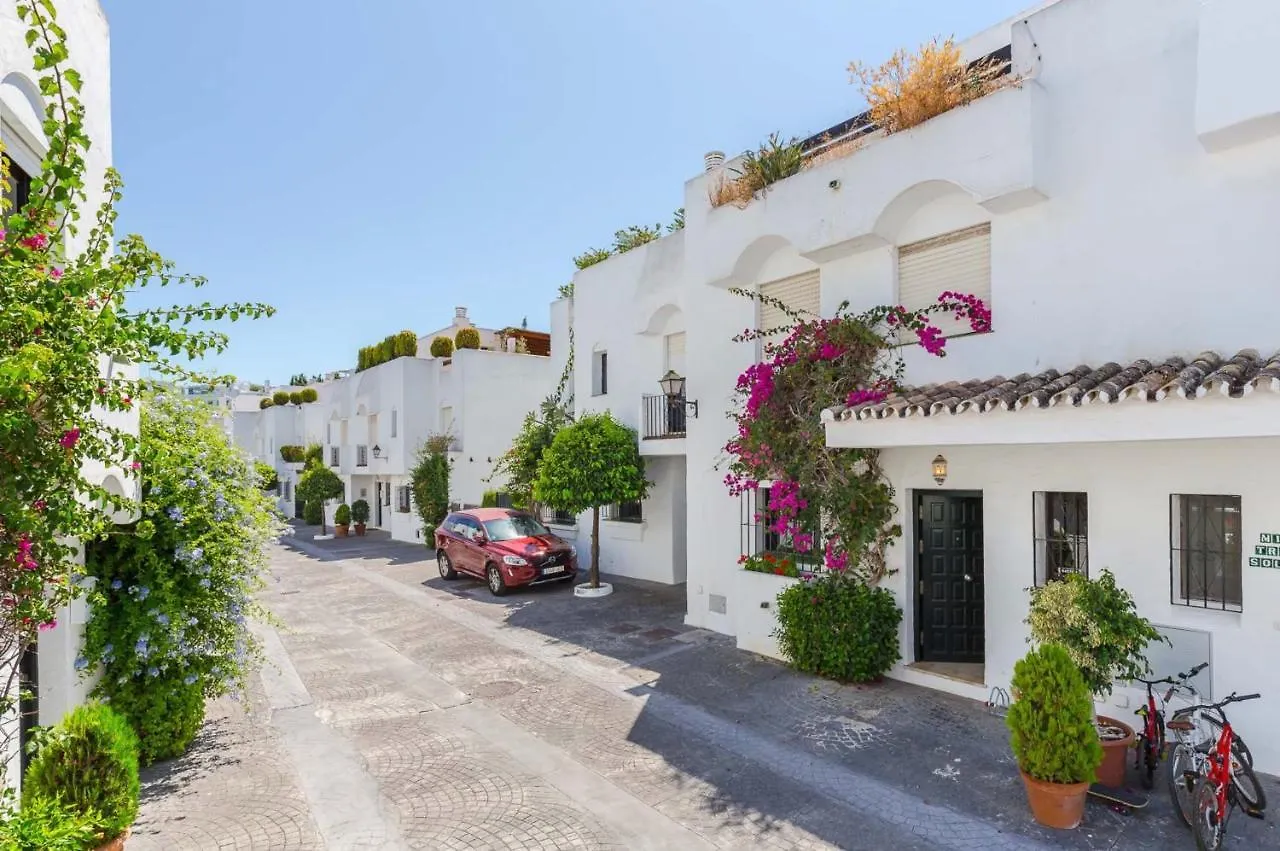 Escape To Serenity - 3 Bedroom Townhouse By The Sea! Marbella Holiday home