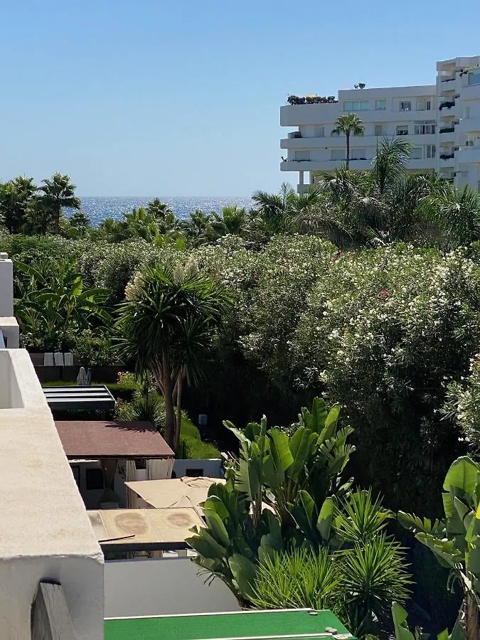 Escape To Serenity - 3 Bedroom Townhouse By The Sea! Marbella Holiday home