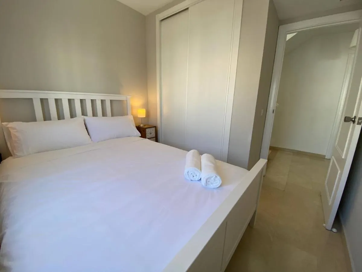 Escape To Serenity - 3 Bedroom Townhouse By The Sea! Marbella Holiday home