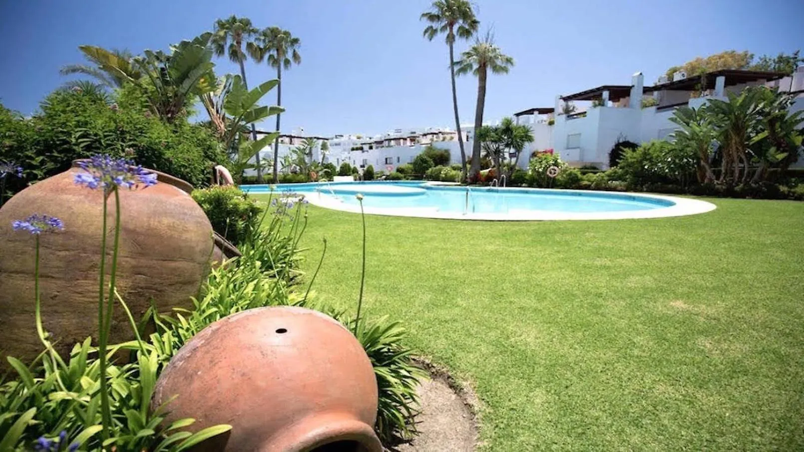 Escape To Serenity - 3 Bedroom Townhouse By The Sea! Marbella